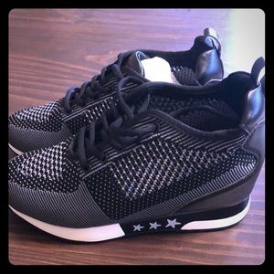 Hidden wedge sneaker